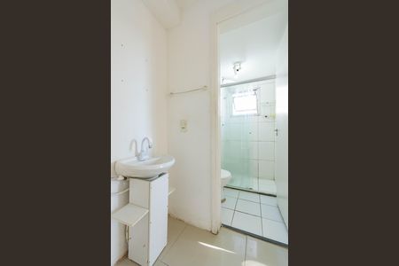 Banheiro social de apartamento para alugar com 2 quartos, 44m² em Mato Grande, Canoas