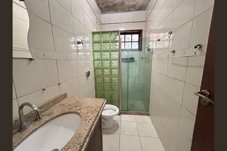 Casa para alugar com 121m², 3 quartos e 2 vagasBanheiro 2