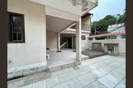 Casa para alugar com 121m², 3 quartos e 2 vagasFachada