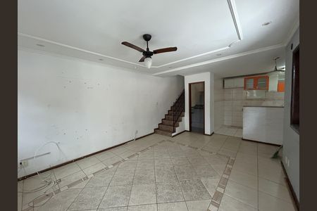 Casa para alugar com 121m², 3 quartos e 2 vagasSala