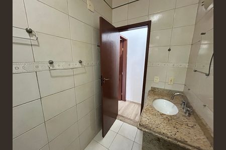 Casa para alugar com 121m², 3 quartos e 2 vagasBanheiro 2