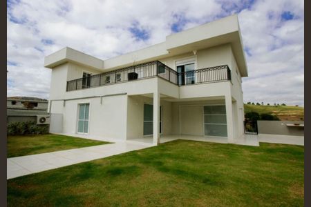 Casa de condomínio à venda com 590m², 4 quartos e 4 vagasFoto 02