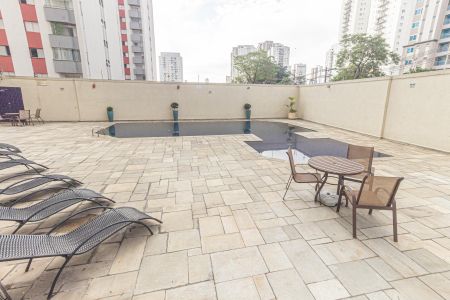 Apartamento à venda com 107m², 3 quartos e 2 vagas Apartamento à venda com 107m², 3 quartos e 2 vagasÁrea comum - Piscina