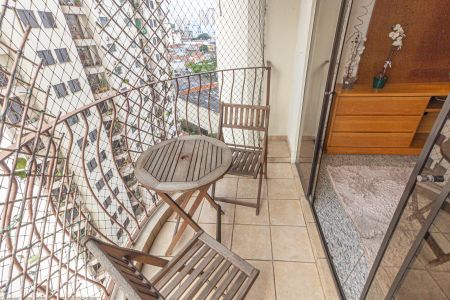 Apartamento à venda com 107m², 3 quartos e 2 vagas Apartamento à venda com 107m², 3 quartos e 2 vagasVaranda