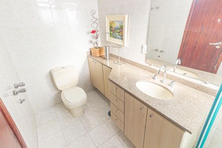 Apartamento à venda com 107m², 3 quartos e 2 vagas Apartamento à venda com 107m², 3 quartos e 2 vagasBanheiro da Suíte