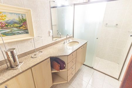 Apartamento à venda com 107m², 3 quartos e 2 vagas Apartamento à venda com 107m², 3 quartos e 2 vagasBanheiro da Suíte