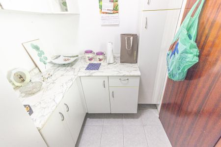 Apartamento à venda com 107m², 3 quartos e 2 vagas Apartamento à venda com 107m², 3 quartos e 2 vagasQuarto de Serviço