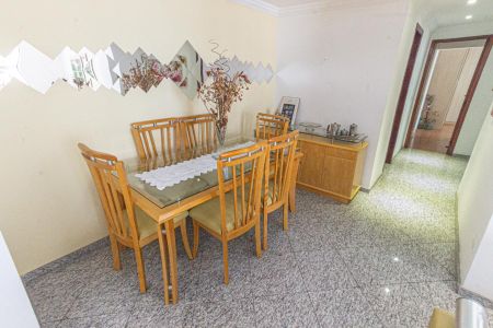 Apartamento à venda com 107m², 3 quartos e 2 vagas Apartamento à venda com 107m², 3 quartos e 2 vagasSala