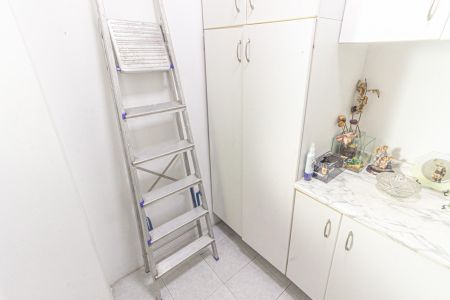 Apartamento à venda com 107m², 3 quartos e 2 vagas Apartamento à venda com 107m², 3 quartos e 2 vagasQuarto de Serviço