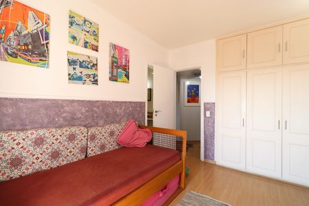 Apartamento à venda com 171m², 3 quartos e 2 vagasSuíte 1