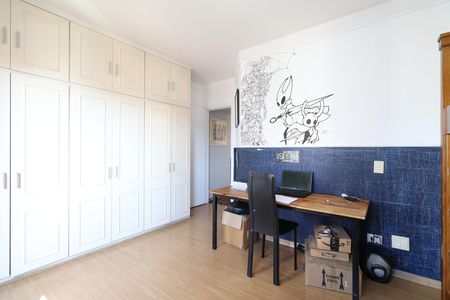 Apartamento à venda com 171m², 3 quartos e 2 vagasSuíte 2
