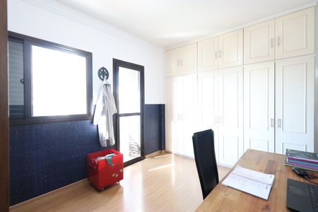 Apartamento à venda com 171m², 3 quartos e 2 vagasSuíte 2