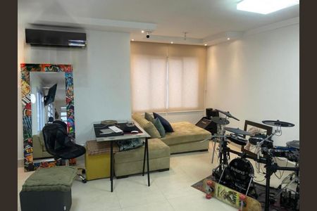 Casa à venda com 3 quartos, 220m² em Moema, São Paulo