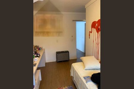 Casa à venda com 3 quartos, 220m² em Moema, São Paulo