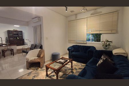 Casa para alugar com 220m², 2 quartos e 2 vagasSala de tv 