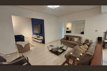 Casa para alugar com 220m², 2 quartos e 2 vagasSala
