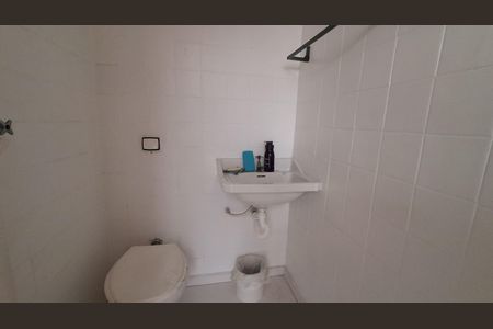 Casa para alugar com 220m², 2 quartos e 2 vagasBanheiro de Serviço 
