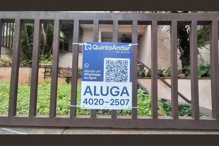 Casa para alugar com 220m², 2 quartos e 2 vagasPlaquinha 