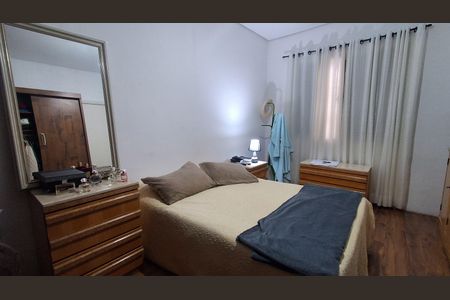 Casa para alugar com 220m², 2 quartos e 2 vagasQuarto 1