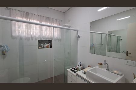 Casa para alugar com 220m², 2 quartos e 2 vagasBanheiro Social 
