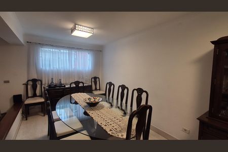 Casa para alugar com 220m², 2 quartos e 2 vagasSala de jantar 