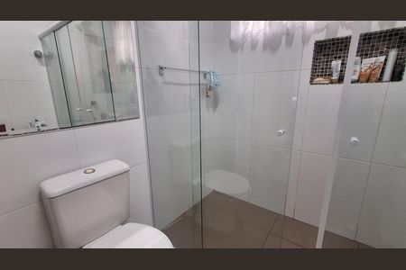 Casa para alugar com 220m², 2 quartos e 2 vagasBanheiro Social 