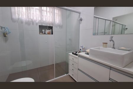 Casa para alugar com 220m², 2 quartos e 2 vagasBanheiro Social 