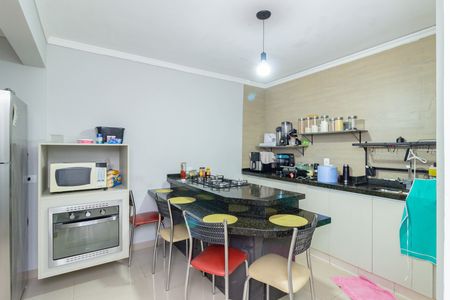Casa à venda com 136m², 3 quartos e 2 vagasCozinha