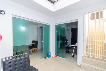 Casa à venda com 136m², 3 quartos e 2 vagasQuintal