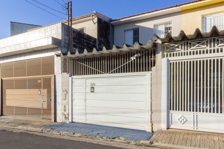 Casa à venda com 136m², 3 quartos e 2 vagasFachada
