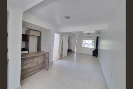 Casa para alugar com 131m², 3 quartos e 1 vaga Casa para alugar com 131m², 3 quartos e 1 vagaSala