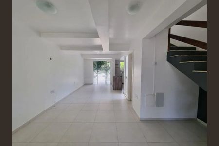 Casa para alugar com 131m², 3 quartos e 1 vaga Casa para alugar com 131m², 3 quartos e 1 vagaSala