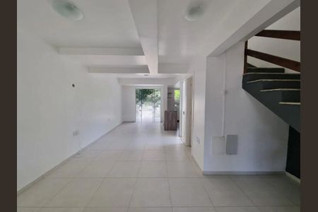 Casa para alugar com 131m², 3 quartos e 1 vaga Casa para alugar com 131m², 3 quartos e 1 vagaSala