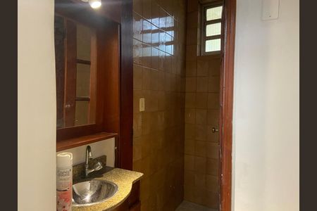 Casa à venda com 500m², 3 quartos e 3 vagas Casa à venda com 500m², 3 quartos e 3 vagasLavabo