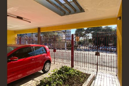 Casa à venda com 500m², 3 quartos e 3 vagas Casa à venda com 500m², 3 quartos e 3 vagasGaragem e Entrada