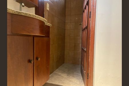 Casa à venda com 500m², 3 quartos e 3 vagas Casa à venda com 500m², 3 quartos e 3 vagasLavabo