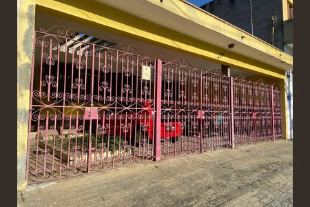 Fachada de casa para alugar com 3 quartos, 500m² em Presidente Altino, Osasco