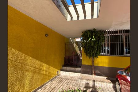 Casa à venda com 500m², 3 quartos e 3 vagas Casa à venda com 500m², 3 quartos e 3 vagasGaragem e Entrada
