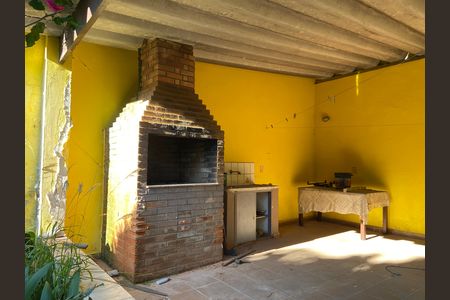Casa à venda com 500m², 3 quartos e 3 vagas Casa à venda com 500m², 3 quartos e 3 vagasÁrea externa