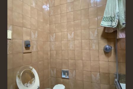 Casa à venda com 500m², 3 quartos e 3 vagas Casa à venda com 500m², 3 quartos e 3 vagasBanheiro 2