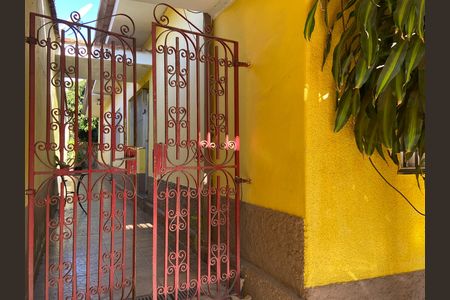Casa à venda com 500m², 3 quartos e 3 vagas Casa à venda com 500m², 3 quartos e 3 vagasGaragem e Entrada