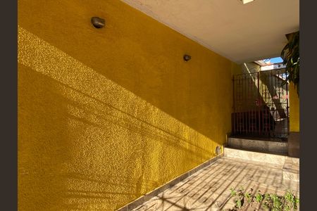 Casa à venda com 500m², 3 quartos e 3 vagas Casa à venda com 500m², 3 quartos e 3 vagasGaragem e Entrada