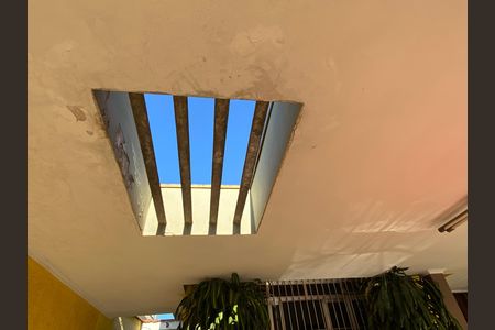 Casa à venda com 500m², 3 quartos e 3 vagas Casa à venda com 500m², 3 quartos e 3 vagasGaragem e Entrada