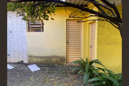 Casa à venda com 500m², 3 quartos e 3 vagas Casa à venda com 500m², 3 quartos e 3 vagasÁrea externa - Jardim