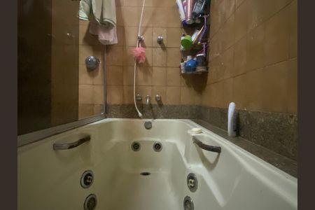 Casa à venda com 500m², 3 quartos e 3 vagas Casa à venda com 500m², 3 quartos e 3 vagasBanheiro 2