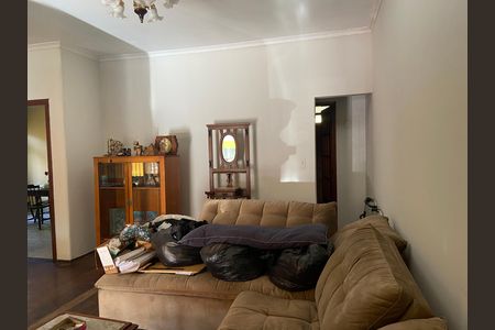 Casa à venda com 500m², 3 quartos e 3 vagas Casa à venda com 500m², 3 quartos e 3 vagasSala
