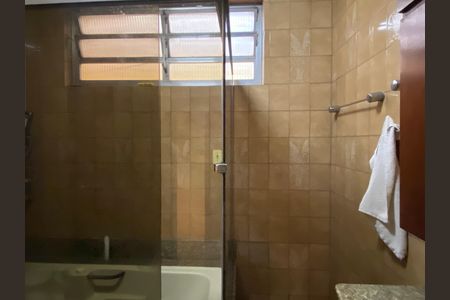 Casa à venda com 500m², 3 quartos e 3 vagas Casa à venda com 500m², 3 quartos e 3 vagasBanheiro 2
