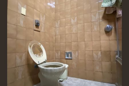 Casa à venda com 500m², 3 quartos e 3 vagas Casa à venda com 500m², 3 quartos e 3 vagasBanheiro 2