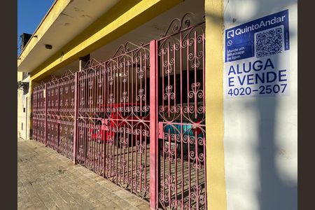 Casa à venda com 500m², 3 quartos e 3 vagas Casa à venda com 500m², 3 quartos e 3 vagasFachada