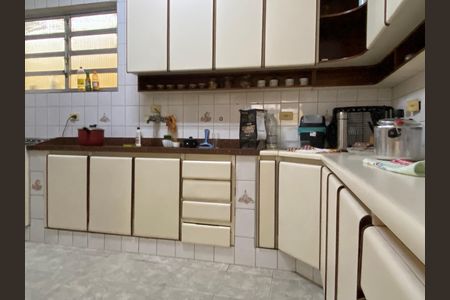 Casa à venda com 500m², 3 quartos e 3 vagas Casa à venda com 500m², 3 quartos e 3 vagasCozinha